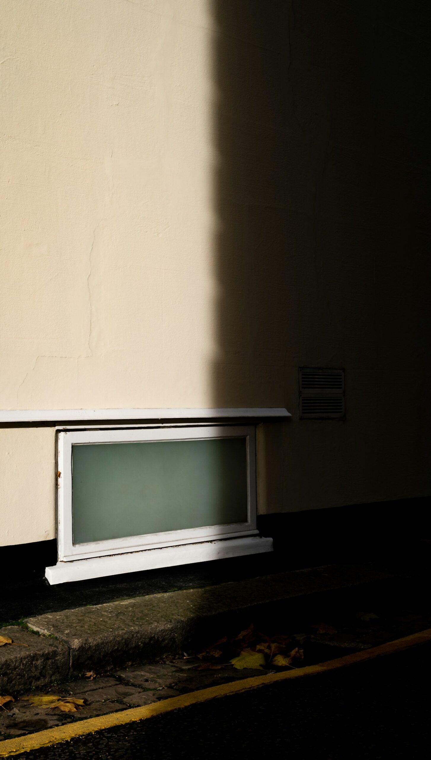 The Art of Building a Discreet Profile